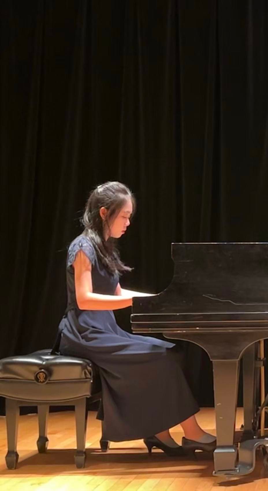 Xiaofen He